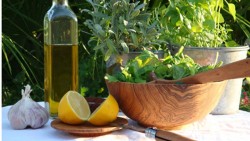 Salatschale aus Olivenholz, handmade by: Castel Franc, Provence / Geschenke