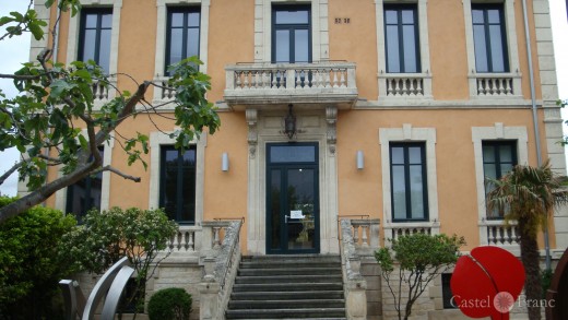 Die "Villa DAtris" in L'Isle-sur-la-Sorgue, Provence