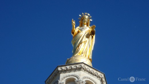 goldene Madonna auf dem Palais de Papes in Avignon