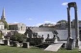 Ruine des antiken Theaters in Arles/ Thá1atre antique d'Arles